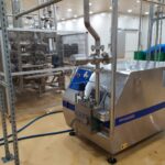 Bơm cao áp và cụm thiết bị inox trong nhà máy nước quả