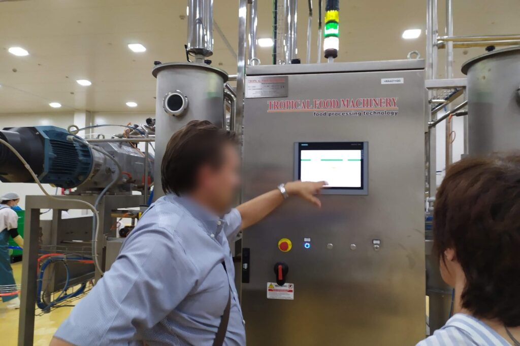 Đọc báo giá thiết bị: sáu chỗ nhà cung cấp để trống
